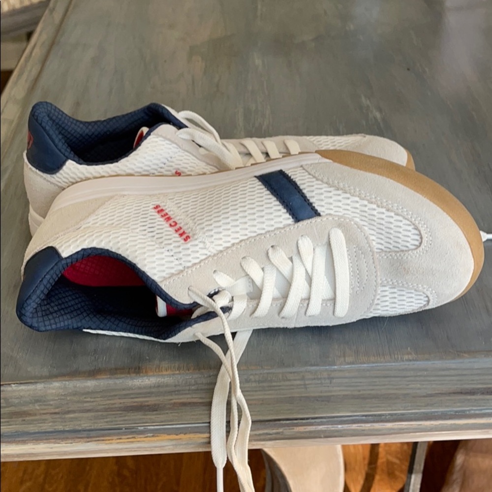 Sketchers Memory Foam Sneakers